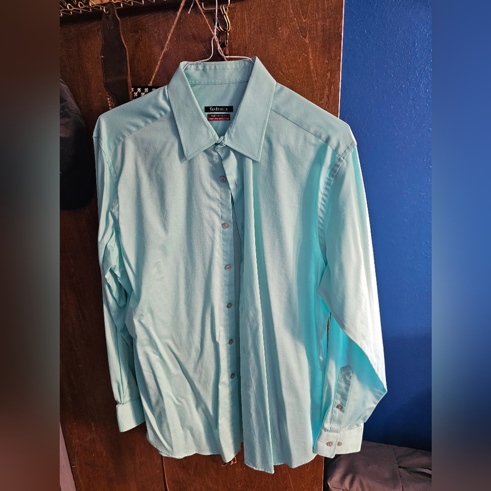 Long sleeve dress shirt